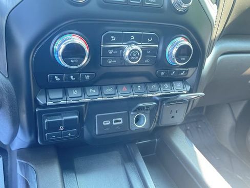 Certified 2022 GMC Sierra 2500 Denali w/ Denali Ultimate Package AWD/4WD image 18