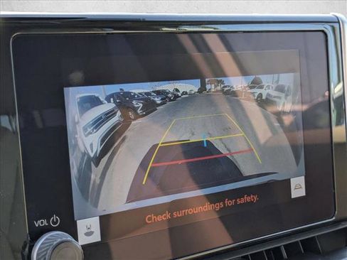 Used 2023 Toyota RAV4 XLE Premium image 12