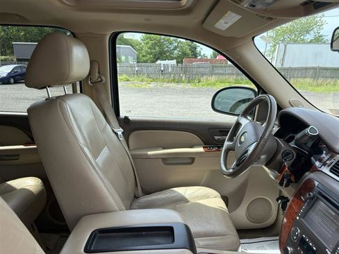 Used 2012 Chevrolet Tahoe LTZ AWD/4WD image 19