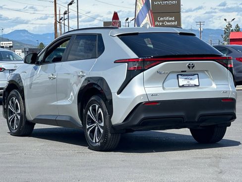 Used 2024 Toyota bZ4X XLE w/ Weather Package image 6