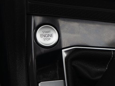 Certified 2024 Volkswagen Tiguan SEL R-Line image 22