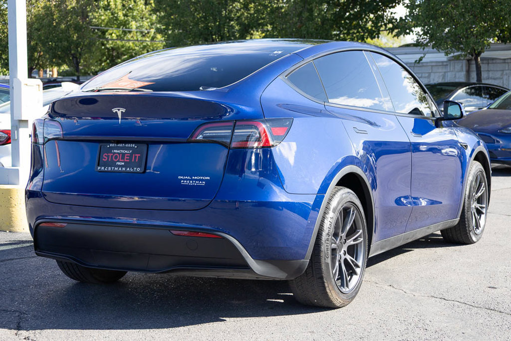 Used 2024 Tesla Model Y Long Range AWD/4WD image 22