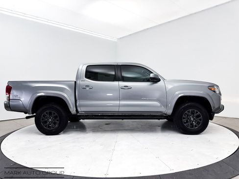 Used 2021 Toyota Tacoma SR5 RWD image 35