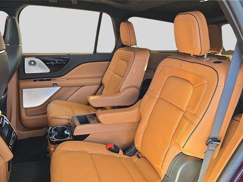 Used 2023 Lincoln Aviator Black Label Grand Touring image 16