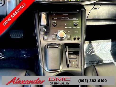 Used 2015 Lexus CT 200h w/ Navigation Package FWD image 19