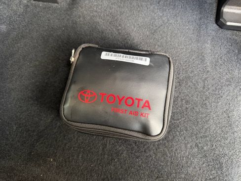 Used 2021 Toyota Tundra Platinum AWD/4WD image 33