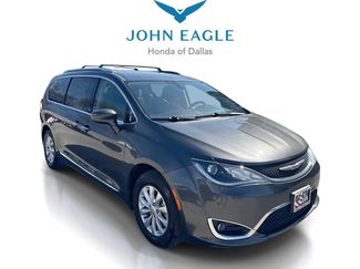 Used 2019 Chrysler Pacifica Touring-L video 1