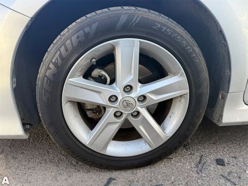 Used 2013 Toyota Camry SE image 6