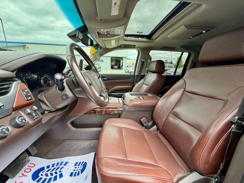 Used 2020 Chevrolet Suburban Premier AWD/4WD image 14