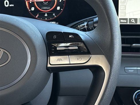 Used 2024 Hyundai Elantra SEL image 15