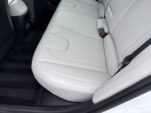 Used 2025 Hyundai Elantra Limited FWD image 27