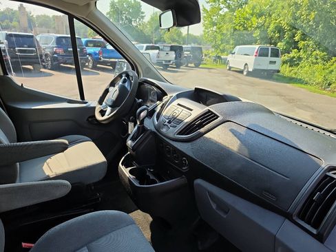 Used 2015 Ford Transit 350 XLT RWD image 4