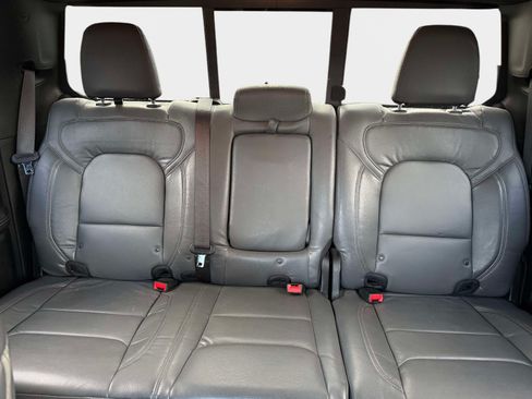Used 2020 RAM 1500 Big Horn AWD/4WD image 11