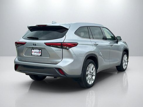 Used 2023 Toyota Highlander Limited AWD/4WD image 5