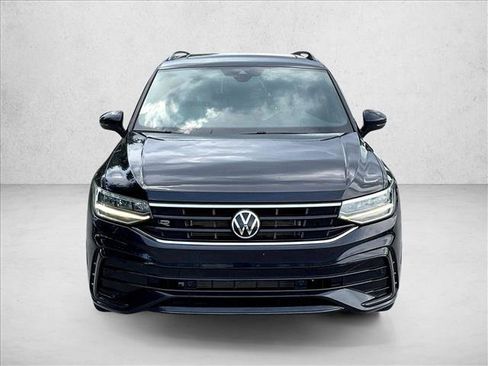 Used 2023 Volkswagen Tiguan SE R-Line FWD image 3