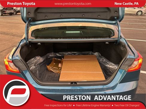 New 2026 Toyota Camry SE FWD image 5