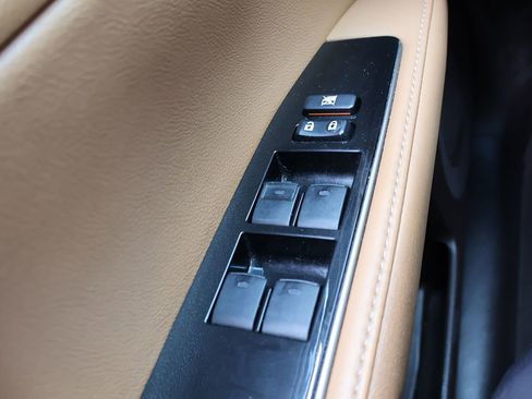 Used 2017 Lexus ES 350 w/ Luxury Package FWD image 40