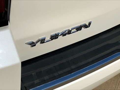 Used 2019 GMC Yukon Denali w/ Open Road Package image 9