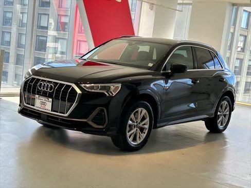 Certified 2025 Audi Q3 2.0T Premium Plus w/ Premium Plus Package image 1