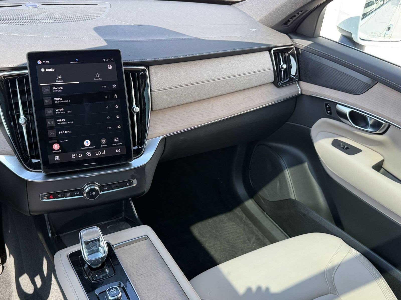 Certified 2026 Volvo XC90 B6 Plus AWD/4WD image 27