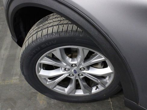 Used 2021 Ford Explorer XLT w/ Equipment Group 202A image 42