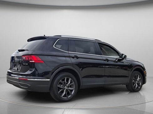 Certified 2023 Volkswagen Tiguan SE FWD image 7