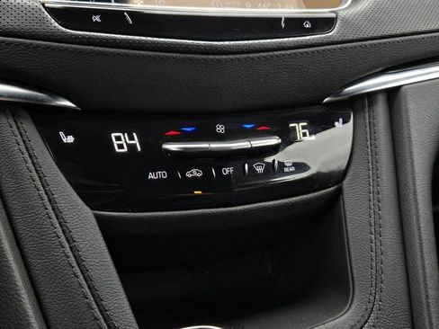 Certified 2024 Cadillac XT6 Luxury w/ LPO, Floor Liner Package image 20