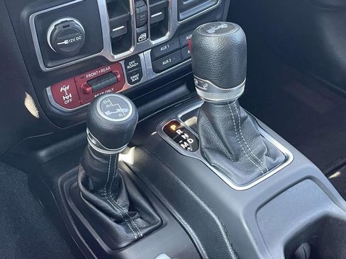 Certified 2024 Jeep Wrangler Unlimited Rubicon image 38