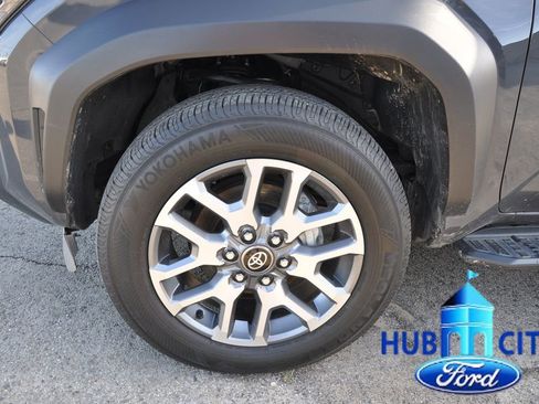 Used 2025 Toyota 4Runner 4WD image 9