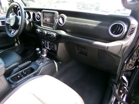 Used 2023 Jeep Wrangler Unlimited Sahara AWD/4WD image 12