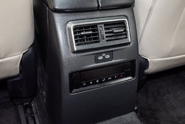Used 2024 MAZDA CX-90 Plug-In Hybrid w/ Preferred AWD/4WD image 28