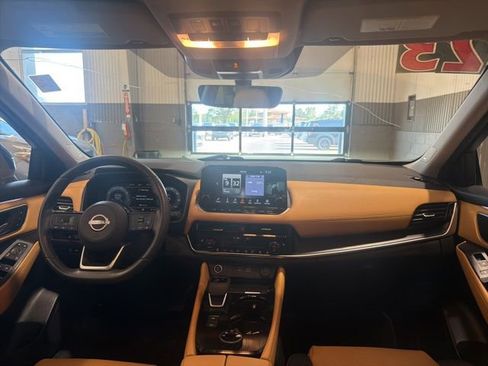 Used 2023 Nissan Rogue Platinum w/ Platinum Premium Package AWD/4WD image 14