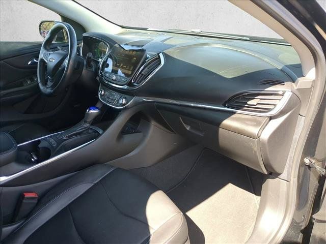 Used 2017 Chevrolet Volt Premier w/ Driver Confidence II Package FWD image 21
