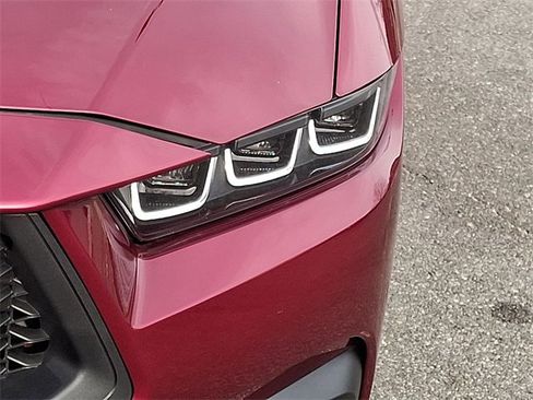 Used 2025 Ford Mustang Premium image 9