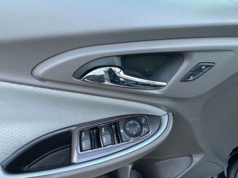 Used 2017 Chevrolet Malibu LS FWD image 15