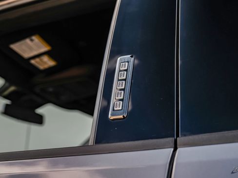 Used 2022 Ford F150 XLT w/ Equipment Group 302A High image 30