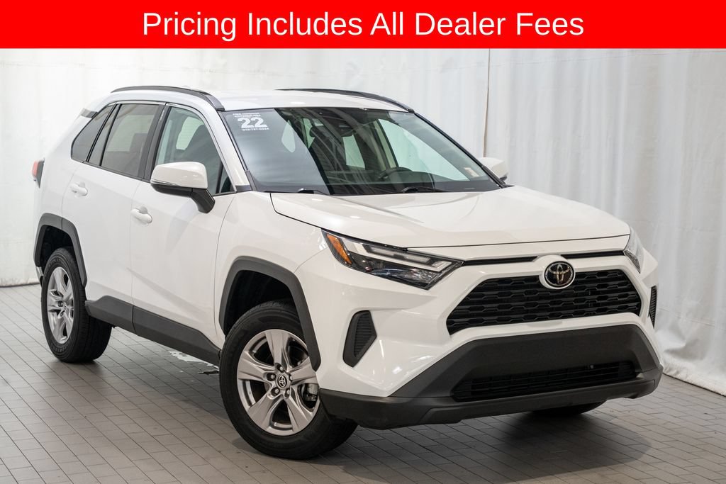 Used 2022 Toyota RAV4 XLE FWD image 1