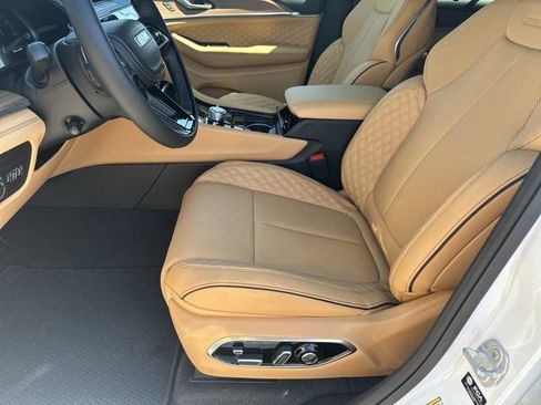 New 2026 Jeep Grand Cherokee Summit AWD/4WD image 9