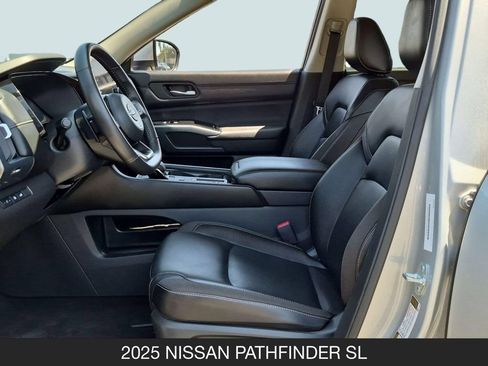 Used 2025 Nissan Pathfinder SL FWD image 14
