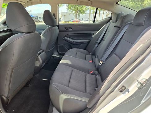 Used 2024 Nissan Altima 2.5 SV FWD image 13