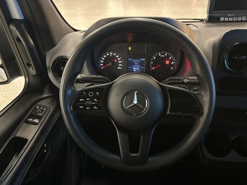 Used 2020 Mercedes-Benz Sprinter 2500 image 14