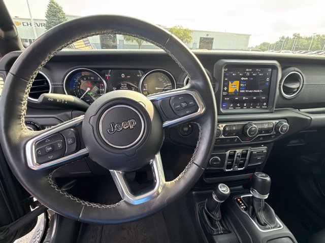 Used 2022 Jeep Wrangler Unlimited Sahara w/ Cold Weather Group AWD/4WD image 19