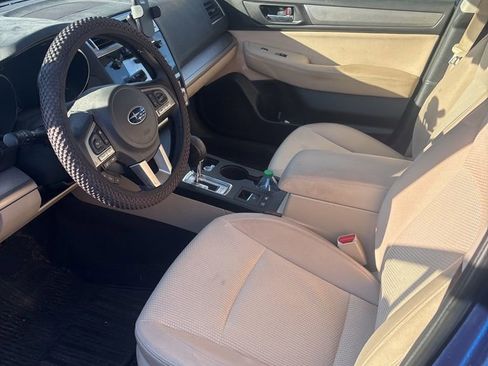 Used 2017 Subaru Outback 2.5i Premium image 6