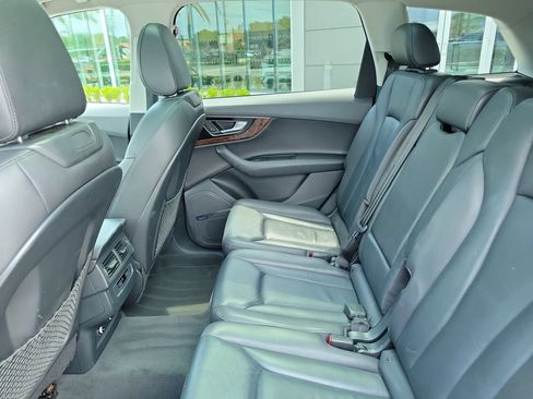 Used 2018 Audi Q7 3.0T Premium Plus w/ Premium Plus Package AWD/4WD image 17