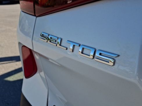 Used 2021 Kia Seltos LX AWD/4WD image 31