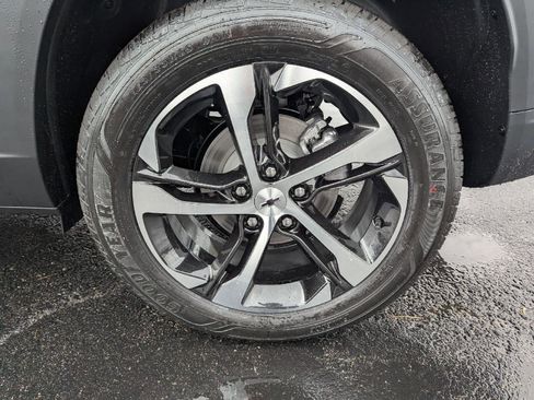 New 2026 Chevrolet Trax RS w/ Sunroof Package image 14