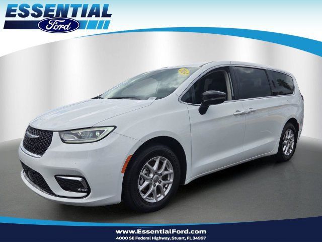 Used 2024 Chrysler Pacifica Touring-L FWD image 1