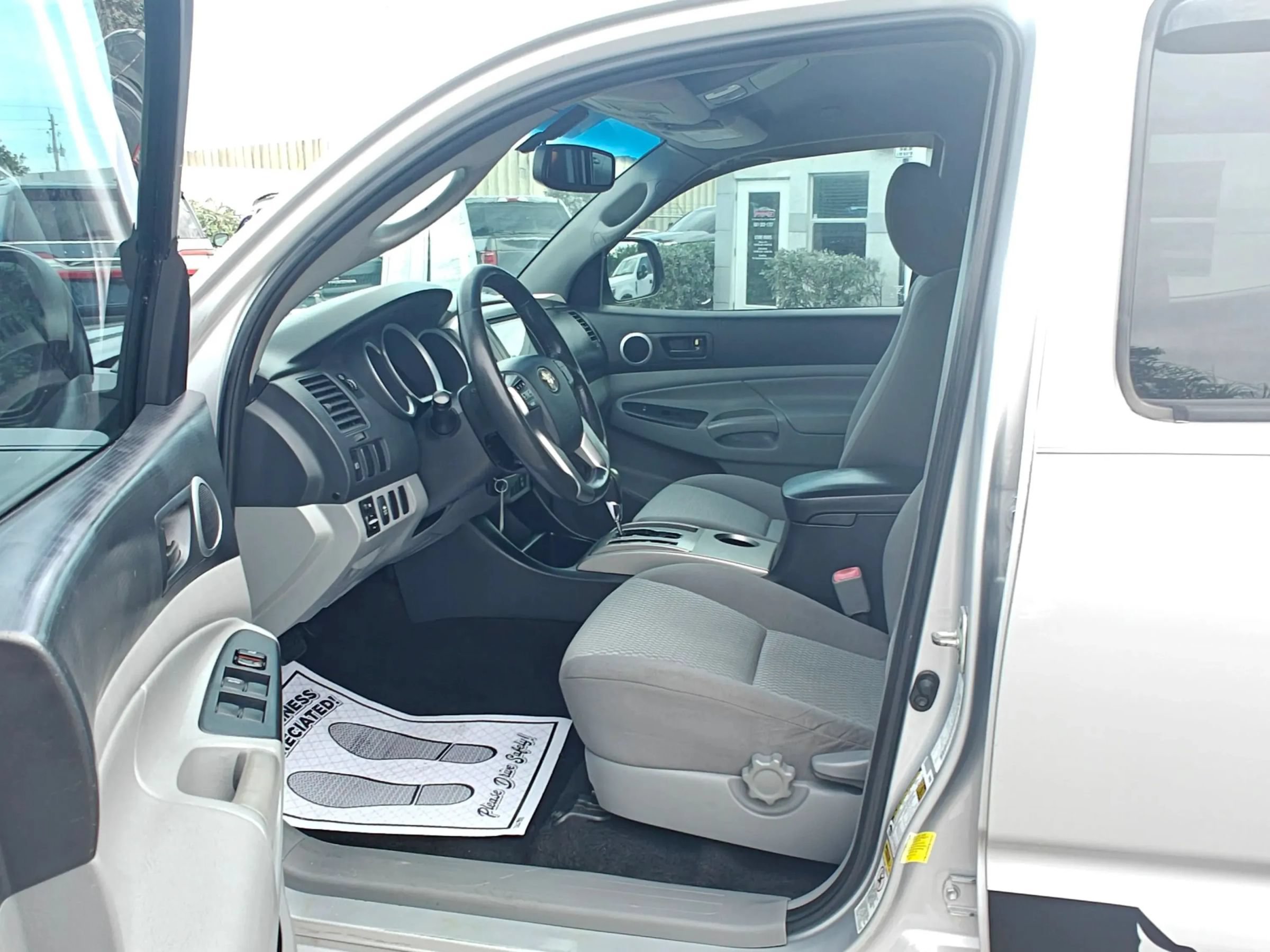 Used 2012 Toyota Tacoma PreRunner w/ SR5 Pkg RWD image 12