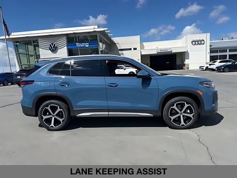 New 2026 Volkswagen Tiguan SE AWD/4WD image 2