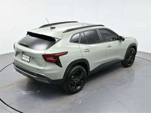 Used 2025 Chevrolet Trax ACTIV w/ Sunroof Package image 39